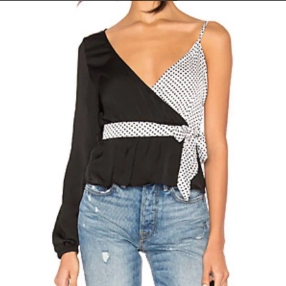 Revolve wrap top - Picture 2 of 9